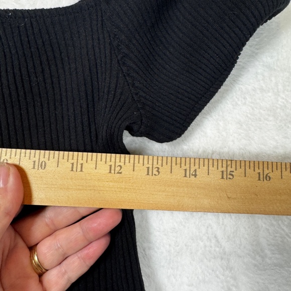 H&M Crop Top Womens Size Medium Black Short Sleeve Y2K Preppy Ribbed Goth - Picture 7 of 9